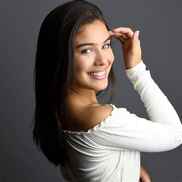 Isa Jales