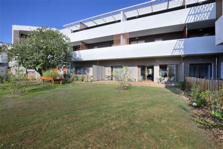 Residence, Carmelo-maika